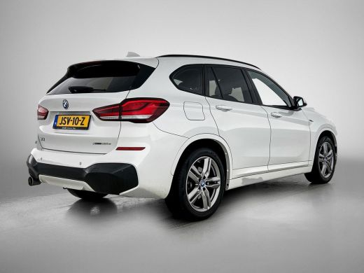 BMW X1 xDrive25e Exe PLUG-In M Sport Shadow TREKHAAK | 1/2 LEER | EL. ACHTERKLEP | 18"LM ActivLease financial lease