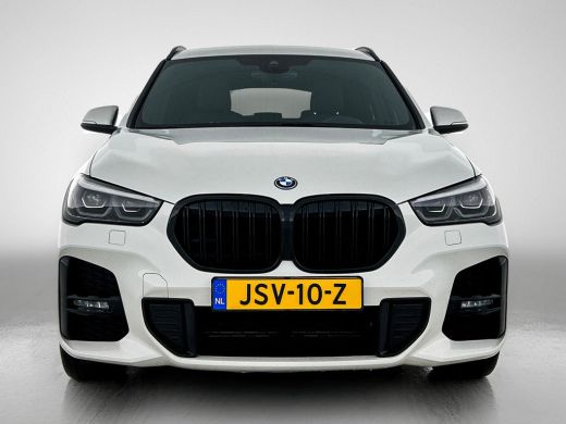 BMW X1 xDrive25e Exe PLUG-In M Sport Shadow TREKHAAK | 1/2 LEER | EL. ACHTERKLEP | 18"LM ActivLease financial lease