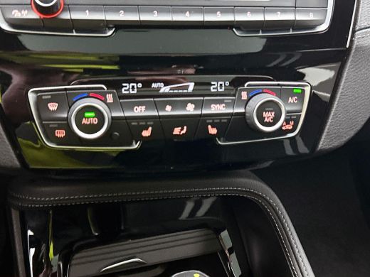 BMW X1 xDrive25e Exe.Ed. 221PK PLUG-In M Sport PANORAMADAK | AD-CRUISE | CAMERA ActivLease financial lease