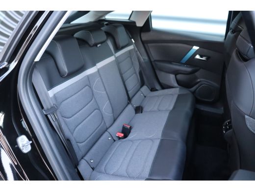 Citroën &euml;-C4 &Euml;-C4 50KWH 136PK FEEL PACK AUTOMAAT / NAVI / LEDER / CLIMA / LED / PDC / 18" LMV / CAMERA / BLUET... ActivLease financial lease