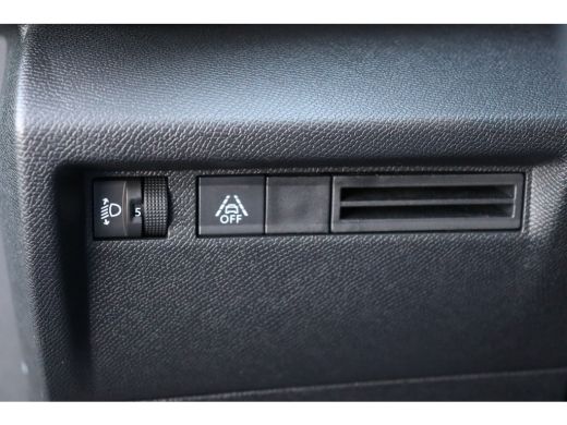 Citroën &euml;-C4 &Euml;-C4 50KWH 136PK FEEL PACK AUTOMAAT / NAVI / LEDER / CLIMA / LED / PDC / 18" LMV / CAMERA / BLUET... ActivLease financial lease