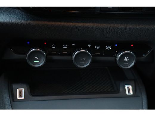 Citroën &euml;-C4 &Euml;-C4 50KWH 136PK FEEL PACK AUTOMAAT / NAVI / LEDER / CLIMA / LED / PDC / 18" LMV / CAMERA / BLUET... ActivLease financial lease