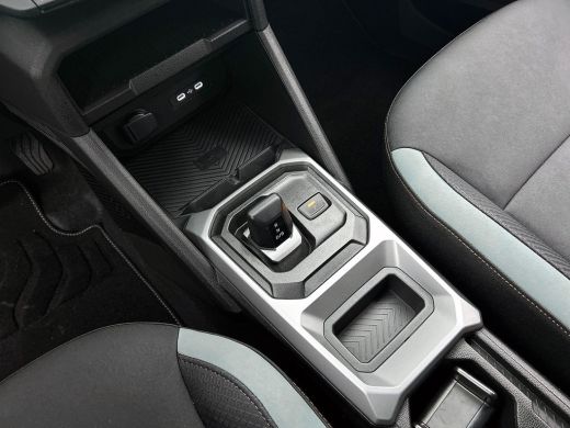 Dacia Duster 1.6 Hybrid 140 Extreme 360-CAMERA | CARPLAY | WINTER-PACK ActivLease financial lease