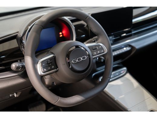 Fiat 600e Urban 54 kWh | Climate Controle | Keyless | Navigatie | Camera | Parkeersensoren | 17 Inch Lichtm... ActivLease financial lease