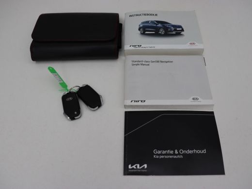 Kia Niro 1.6 GDi Hybrid ExecutiveLine | Schuifdak | Trekhaak | Adaptive cruise | Camera | Half leder | Nav... ActivLease financial lease