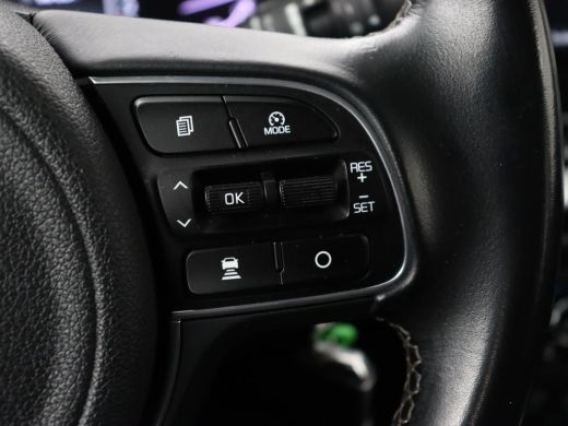Kia Niro 1.6 GDi Hybrid ExecutiveLine | Schuifdak | Trekhaak | Adaptive cruise | Camera | Half leder | Nav... ActivLease financial lease