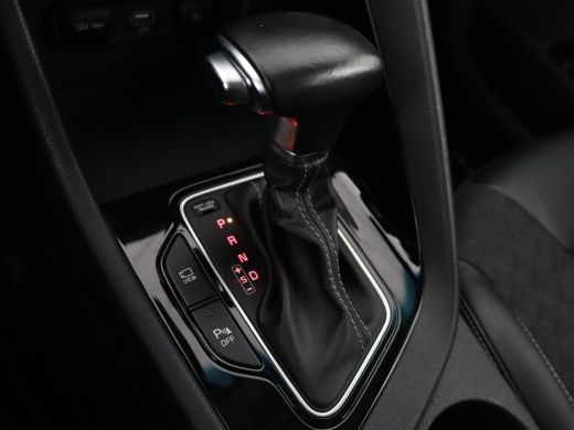 Kia Niro 1.6 GDi Hybrid ExecutiveLine | Schuifdak | Trekhaak | Adaptive cruise | Camera | Half leder | Nav... ActivLease financial lease