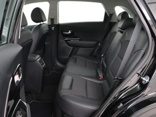 Kia Niro 1.6 GDi Hybrid ExecutiveLine | Schuifdak | Trekhaak | Adaptive cruise | Camera | Half leder | Nav... ActivLease financial lease