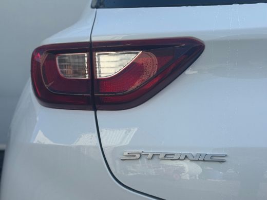 Kia Stonic 1.0 T-GDi MHEV DynamicLine 6-bak 112PK | Trekhaak | Luxe Stof | Glans Exterieur | Achteruitrijcam... ActivLease financial lease