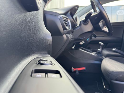 Kia Stonic 1.0 T-GDi MHEV DynamicLine 6-bak 112PK | Trekhaak | Luxe Stof | Glans Exterieur | Achteruitrijcam... ActivLease financial lease