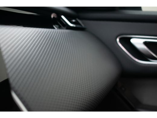 Land Rover Range Rover Velar 2.0 I4 AWD R-Dynamic SE Elek. pano dak 22" Leer Elek. stoelen ActivLease financial lease