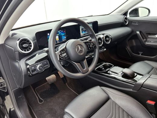 Mercedes-Benz A-Klasse 250 e Luxury Line CAMERA | CARPLAY | CRUISE | STOF-LEER ActivLease financial lease