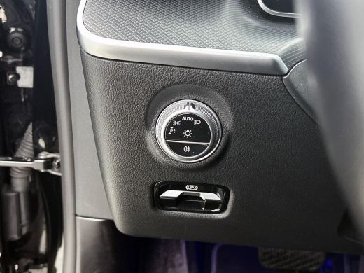 Mercedes-Benz C-Klasse Estate 300 e Luxury Line BLACK AD-CRUISE | SFEER | TREKHAAK ActivLease financial lease