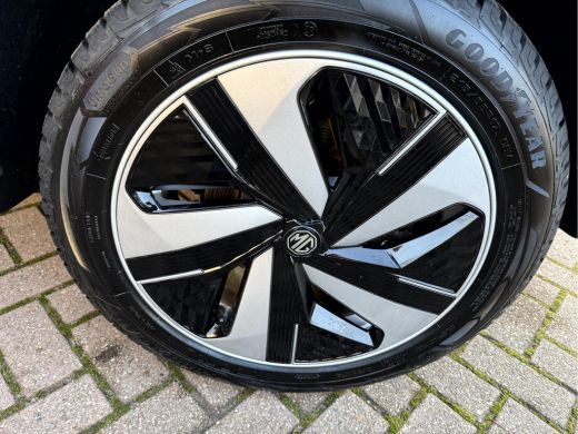 MG ZS EV EV Long Range Luxury 70 kWh SOH 92,4%, Panoramadak, Leer, 360 camera ActivLease financial lease