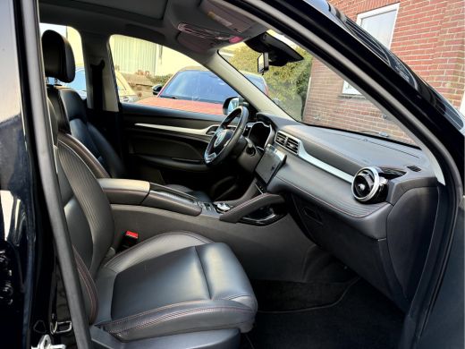 MG ZS EV EV Long Range Luxury 70 kWh SOH 92,4%, Panoramadak, Leer, 360 camera ActivLease financial lease