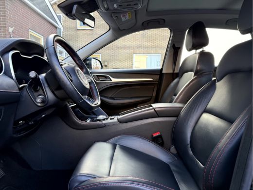 MG ZS EV EV Long Range Luxury 70 kWh SOH 92,4%, Panoramadak, Leer, 360 camera ActivLease financial lease