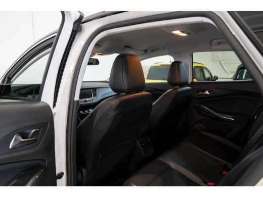 Opel Grandland X 1.2 Turbo Innovation | Camera | Parkeersensoren | Climate Controle | Navigatie | AGR Stoelen | Ap... ActivLease financial lease