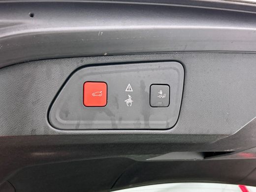 Peugeot 3008 1.6 e-THP Blue Lease Premium PANO | CAMERA | LEER | TREKHAAK ActivLease financial lease