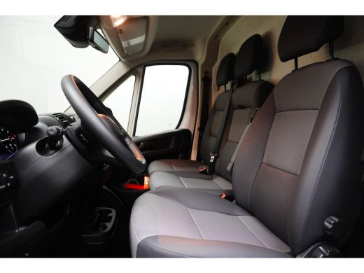 Peugeot Boxer 2.2 BlueHDi 140 S&S L3H2 3.5t | Adapt. Cruise | Camera | LED | Airco | Dodehoekbewaking | PDC ActivLease financial lease