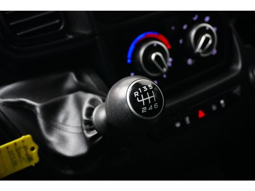 Peugeot Boxer 2.2 BlueHDi 140 S&S L3H2 3.5t | Adapt. Cruise | Camera | LED | Airco | Dodehoekbewaking | PDC ActivLease financial lease