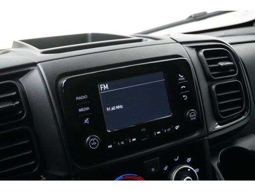 Peugeot Boxer 2.2 BlueHDi 140 S&S L3H2 3.5t | Adapt. Cruise | Camera | LED | Airco | Dodehoekbewaking | PDC ActivLease financial lease