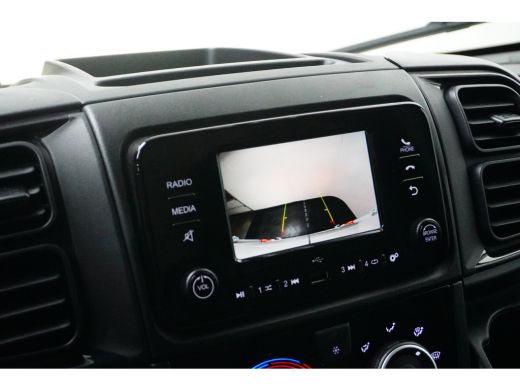 Peugeot Boxer 2.2 BlueHDi 140 S&S L3H2 3.5t | Adapt. Cruise | Camera | LED | Airco | Dodehoekbewaking | PDC ActivLease financial lease