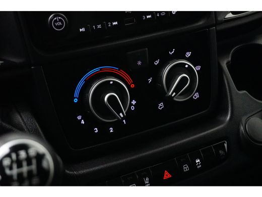 Peugeot Boxer 2.2 BlueHDi 140 S&S L3H2 3.5t | Adapt. Cruise | Camera | LED | Airco | Dodehoekbewaking | PDC ActivLease financial lease