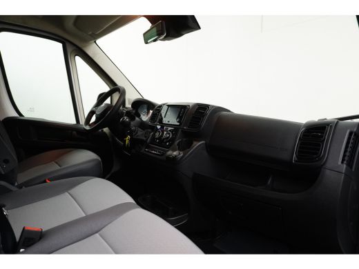 Peugeot Boxer 2.2 BlueHDi 140 S&S L3H2 3.5t | Adapt. Cruise | Camera | LED | Airco | Dodehoekbewaking | PDC ActivLease financial lease