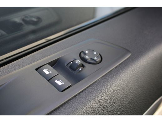 Peugeot Expert 2.0 BlueHDi 145 L3 | Navigatie | Camera | 3-Zits | Trekhaak | Keyless | Climate control | ActivLease financial lease