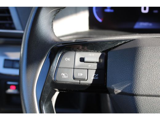 Peugeot Expert 2.0 BlueHDi 145 L3 | Navigatie | Camera | 3-Zits | Trekhaak | Keyless | Climate control | ActivLease financial lease