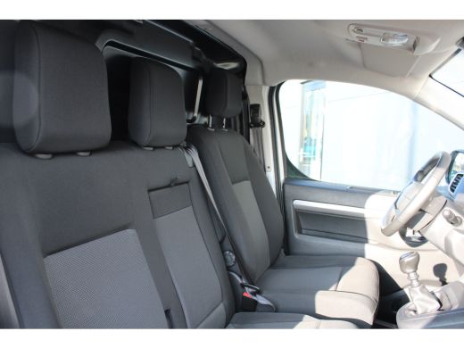 Peugeot Expert 2.0 BlueHDi 145 L3 | Navigatie | Camera | 3-Zits | Trekhaak | Keyless | Climate control | ActivLease financial lease