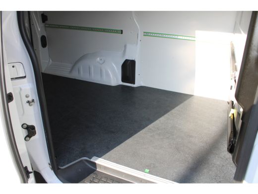 Peugeot Expert 2.0 BlueHDi 145 L3 | Navigatie | Camera | 3-Zits | Trekhaak | Keyless | Climate control | ActivLease financial lease