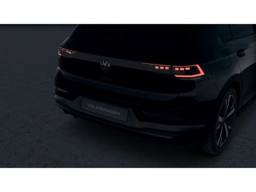 Volkswagen Golf GTE | 'App-Connect' draadloze smartphone integratie | Achterbank in ongelijke delen neerklapbaar ... ActivLease financial lease