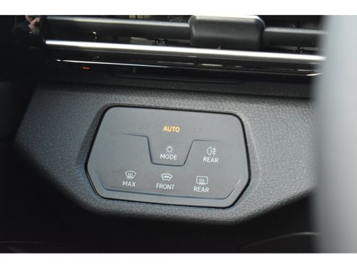 Volkswagen ID.4 Pro Limited Edition | 'App-Connect' draadloze smartphone integratie | Achterbank in ongelijke del... ActivLease financial lease