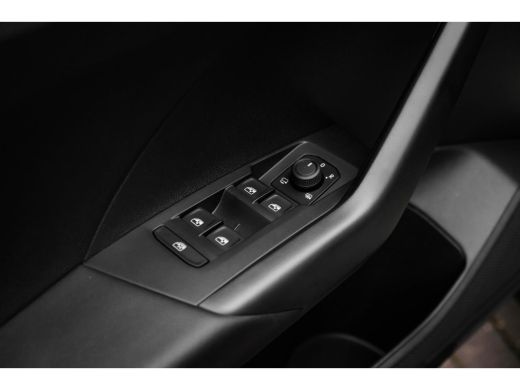 Volkswagen T-Cross Life Edition | Achterlichten LED | Afstandscontrolesysteem (Front Assist) | Airconditioning autom... ActivLease financial lease