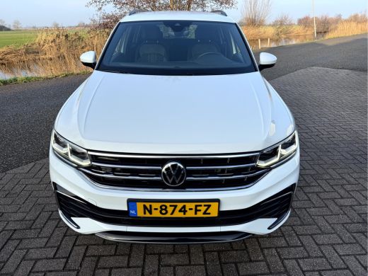 Volkswagen Tiguan 1.5 TSI R-Line Business+ 20''Lmv, Trekhaak, Stoelverwarming ActivLease financial lease