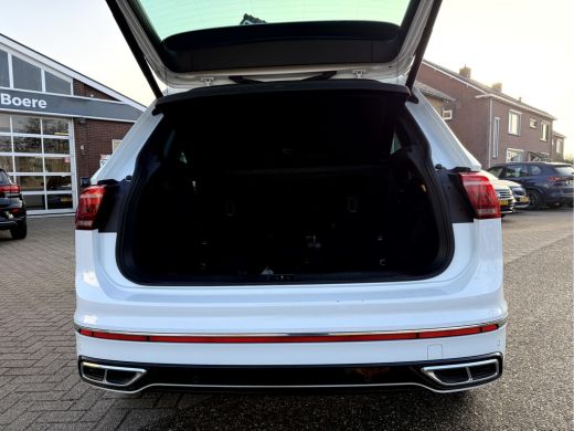 Volkswagen Tiguan 1.5 TSI R-Line Business+ 20''Lmv, Trekhaak, Stoelverwarming ActivLease financial lease