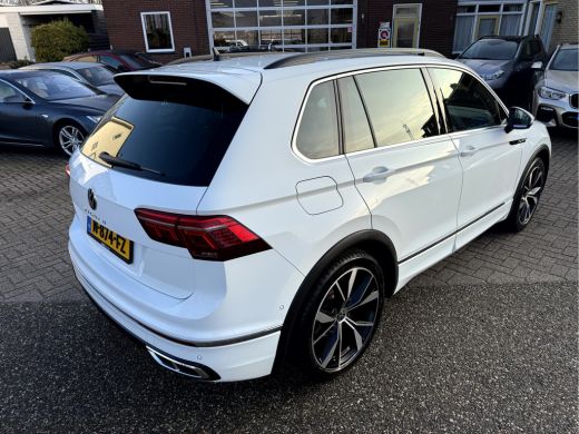 Volkswagen Tiguan 1.5 TSI R-Line Business+ 20''Lmv, Trekhaak, Stoelverwarming ActivLease financial lease