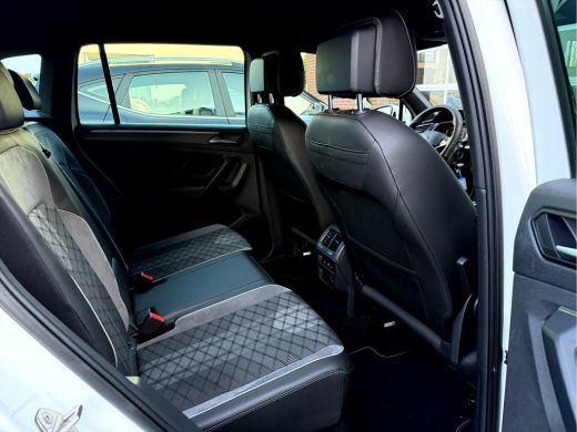 Volkswagen Tiguan 1.5 TSI R-Line Business+ 20''Lmv, Trekhaak, Stoelverwarming ActivLease financial lease