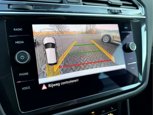 Volkswagen Tiguan 1.5 TSI R-Line Business+ 20''Lmv, Trekhaak, Stoelverwarming ActivLease financial lease