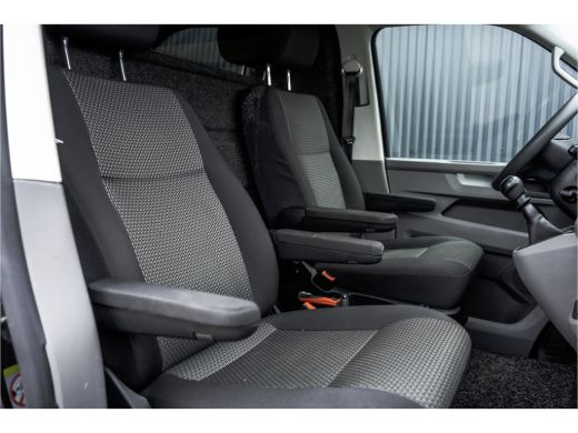 Volkswagen Transporter 2.0 TDI L2H3 | 150 PK | Trekhaak | Carplay | Navi | Cruise | Airco ActivLease financial lease