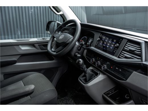 Volkswagen Transporter 2.0 TDI L2H3 | 150 PK | Trekhaak | Carplay | Navi | Cruise | Airco ActivLease financial lease