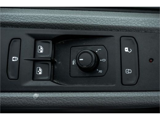 Volkswagen Transporter 2.0 TDI L2H3 | 150 PK | Trekhaak | Carplay | Navi | Cruise | Airco ActivLease financial lease