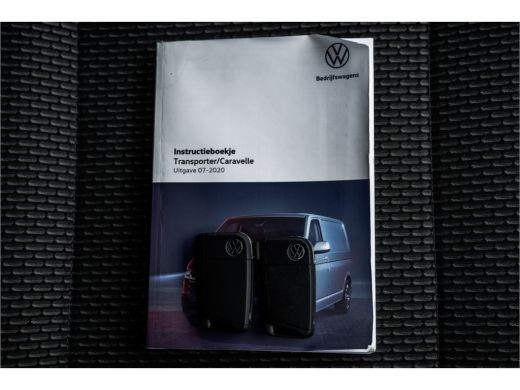 Volkswagen Transporter 2.0 TDI L2H3 | 150 PK | Trekhaak | Carplay | Navi | Cruise | Airco ActivLease financial lease
