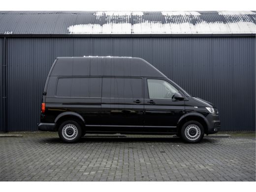 Volkswagen Transporter 2.0 TDI L2H3 | 150 PK | Trekhaak | Carplay | Navi | Cruise | Airco ActivLease financial lease