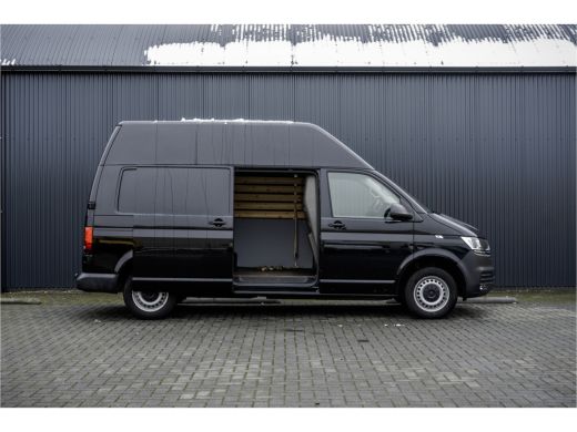Volkswagen Transporter 2.0 TDI L2H3 | 150 PK | Trekhaak | Carplay | Navi | Cruise | Airco ActivLease financial lease
