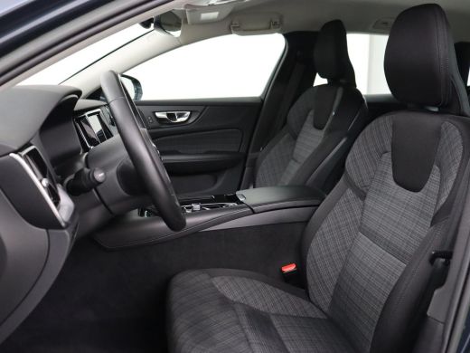 Volvo  V60 2.0 T6 Plug-in hybrid AWD Core Bright | Trekhaak | Achterbankverwarming | Adaptive cruise | Carpl... ActivLease financial lease