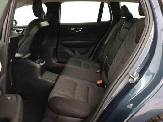 Volvo  V60 2.0 T6 Plug-in hybrid AWD Core Bright | Trekhaak | Achterbankverwarming | Adaptive cruise | Carpl... ActivLease financial lease