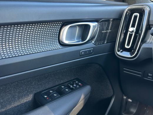 Volvo  XC40 Recharge P8 AWD R-Design | SoH 92% | Panoramadak | Trekhaak | Harman/Kardon | 360 Camera | ActivLease financial lease