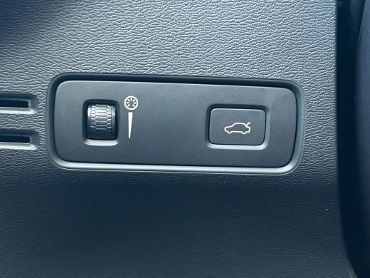 Volvo  XC40 Recharge P8 AWD R-Design | SoH 92% | Panoramadak | Trekhaak | Harman/Kardon | 360 Camera | ActivLease financial lease